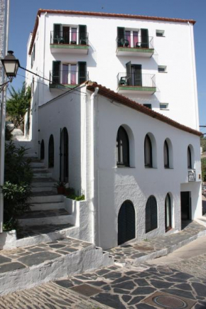  Hotel Ubaldo  Кадакес